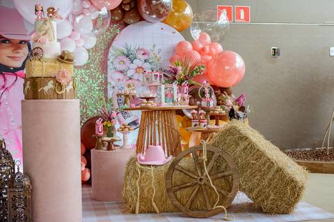 

kikarodrigues, fotografo, eventos, guarulhos, festa, infantil, aniversario, ana castela, buffet, criança, bebê, guarulhos, rosa, marrom, dourado, boiadeira, família, espontâneas, documental, alegria'