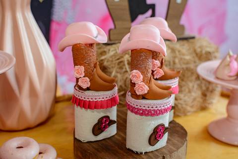 

kikarodrigues, fotografo, eventos, guarulhos, festa, infantil, aniversario, ana castela, buffet, criança, bebê, guarulhos, rosa, marrom, dourado, boiadeira, família, espontâneas, documental, alegria'