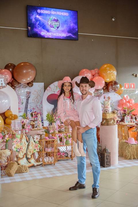 

kikarodrigues, fotografo, eventos, guarulhos, festa, infantil, aniversario, ana castela, buffet, criança, bebê, guarulhos, rosa, marrom, dourado, boiadeira, família, espontâneas, documental, alegria'