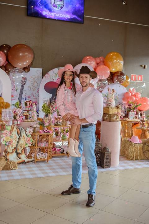 

kikarodrigues, fotografo, eventos, guarulhos, festa, infantil, aniversario, ana castela, buffet, criança, bebê, guarulhos, rosa, marrom, dourado, boiadeira, família, espontâneas, documental, alegria'