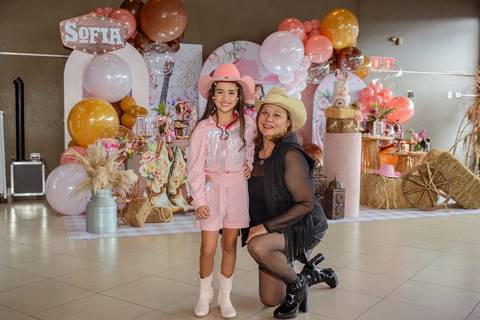

kikarodrigues, fotografo, eventos, guarulhos, festa, infantil, aniversario, ana castela, buffet, criança, bebê, guarulhos, rosa, marrom, dourado, boiadeira, família, espontâneas, documental, alegria'