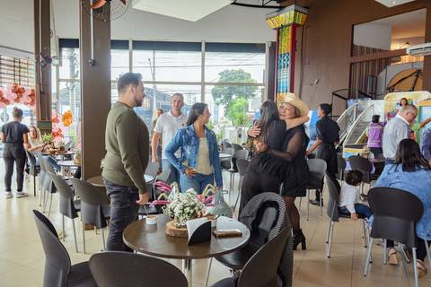 

kikarodrigues, fotografo, eventos, guarulhos, festa, infantil, aniversario, ana castela, buffet, criança, bebê, guarulhos, rosa, marrom, dourado, boiadeira, família, espontâneas, documental, alegria'