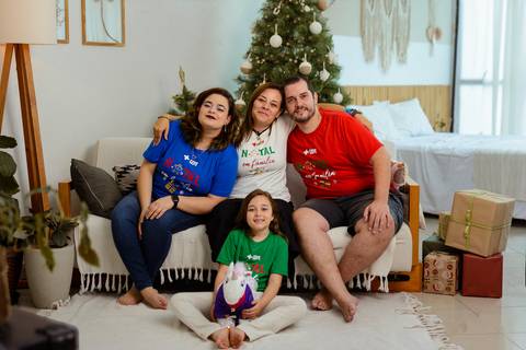 kikarodrigues-guarulhos-ensaio-natal-estudio-marrom-classico-boho-luxo-elegante-preto-branco-familia-bebe-crianca-papainoel-presente'