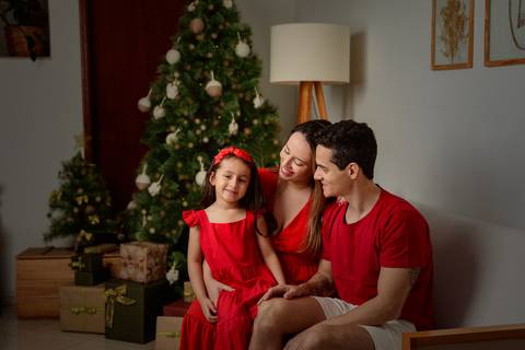 kikarodrigues-guarulhos-ensaio-natal-estudio-marrom-classico-boho-luxo-elegante-preto-branco-familia-bebe-crianca-papainoel-presente'