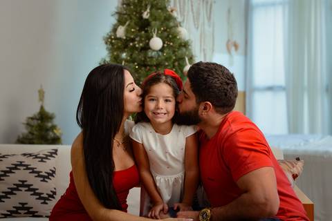 kikarodrigues-guarulhos-ensaio-natal-estudio-marrom-classico-boho-luxo-elegante-preto-branco-familia-bebe-crianca-papainoel-presente'