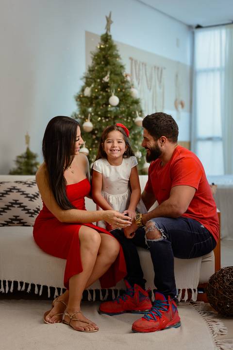 kikarodrigues-guarulhos-ensaio-natal-estudio-marrom-classico-boho-luxo-elegante-preto-branco-familia-bebe-crianca-papainoel-presente'