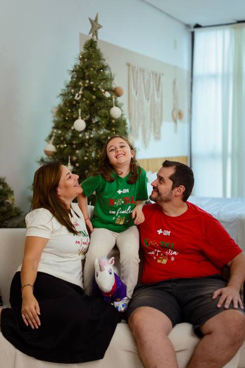 kikarodrigues-guarulhos-ensaio-natal-estudio-marrom-classico-boho-luxo-elegante-preto-branco-familia-bebe-crianca-papainoel-presente'