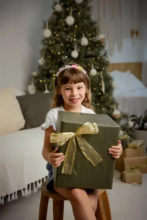 kikarodrigues-guarulhos-ensaio-natal-estudio-marrom-classico-boho-luxo-elegante-preto-branco-familia-bebe-crianca-papainoel-presente'