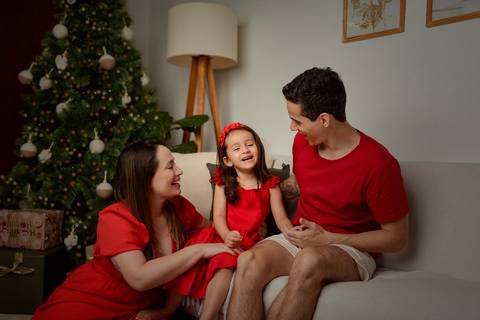 kikarodrigues-guarulhos-ensaio-natal-estudio-marrom-classico-boho-luxo-elegante-preto-branco-familia-bebe-crianca-papainoel-presente'