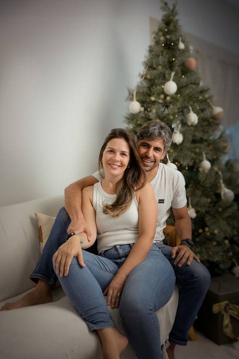 kikarodrigues-guarulhos-ensaio-natal-estudio-marrom-classico-boho-luxo-elegante-preto-branco-familia-bebe-crianca-papainoel-presente'