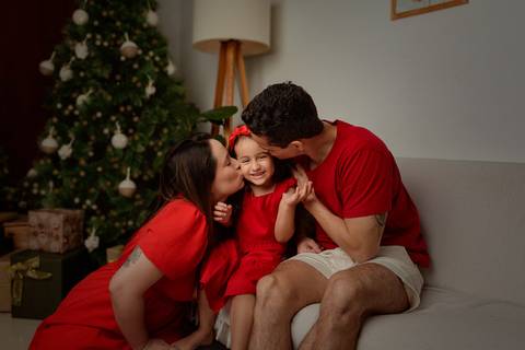 kikarodrigues-guarulhos-ensaio-natal-estudio-marrom-classico-boho-luxo-elegante-preto-branco-familia-bebe-crianca-papainoel-presente'