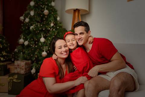 kikarodrigues-guarulhos-ensaio-natal-estudio-marrom-classico-boho-luxo-elegante-preto-branco-familia-bebe-crianca-papainoel-presente'