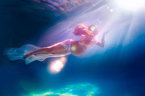 Ensaio Underwater Gestante Mariana
Fotografia gravida na piscina
Figurino lenço furtacor
Gravida mergulhando
Maquiagem à prova d´água
Fotógrafa Gabriella Arruda
Estúdio Gabi Fotografia
São Paulo - SP'