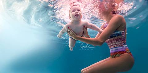 Ensaio Underwater Bebe Vinicius
Fotografia em baixo da agua mae e filho
  mother and son
Make à prova d´água
Fotógrafa Gabriella Arruda
Estúdio Gabi Fotografia
São Paulo - SP'