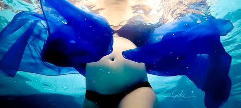 Ensaio Underwater Gestante Ana
Fotografia grávida movimentando   na piscina 
Close barriga
Foto subaquática gestante 
Figurino lenço azul
Maquiagem à prova d´água
Fotógrafa Gabriella Arruda
Estúdio Gabi Fotografia
São Paulo - SP'