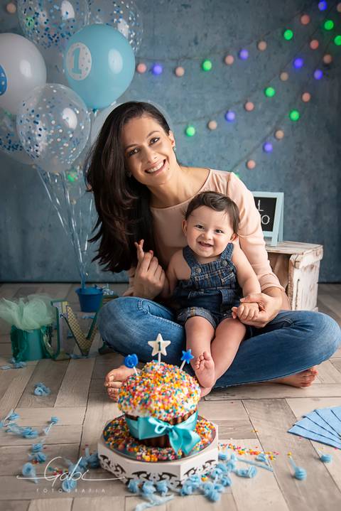 Ensaio Bebe Smash the Cake Menino
Tons de azul
Mãe e filho
Fotógrafa Gabriella Arruda
Estúdio Gabi Fotografia
São Paulo - SP
www.gabi.fot.br'