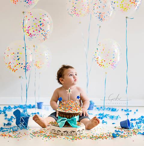 Ensaio Bebe Smash the Cake Menino
Bolo
Tons de azul
Fotógrafa Gabriella Arruda
Estúdio Gabi Fotografia'