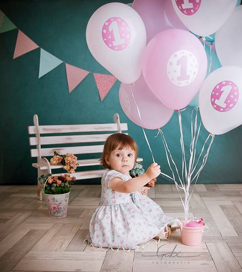 Ensaio Bebe Smash the Cake Menina
Banco de jardim
Tons de verde e rosa
Fotógrafa Gabriella Arruda
Estúdio Gabi Fotografia
São Paulo - SP
www.gabi.fot.br'