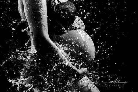 Ensaio Splash Gestante Vanessa
Fotografia Criativa em Estúdio 
Ensaio gravida com água
Maquiagem à prova d´água
Fotógrafa Gabriella Arruda
Estúdio Gabi Fotografia
São Paulo - SP
www.gabi.fot.br'