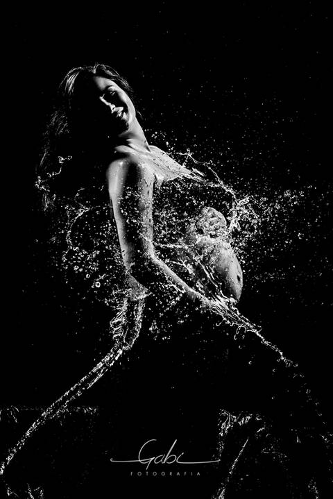 Ensaio Splash Gestante Renata
Fotografia Criativa em Estúdio 
Ensaio diferente com água
Maquiagem à prova d´água
Fotógrafa Gabriella Arruda
Estúdio Gabi Fotografia
São Paulo - SP
www.gabi.fot.br'