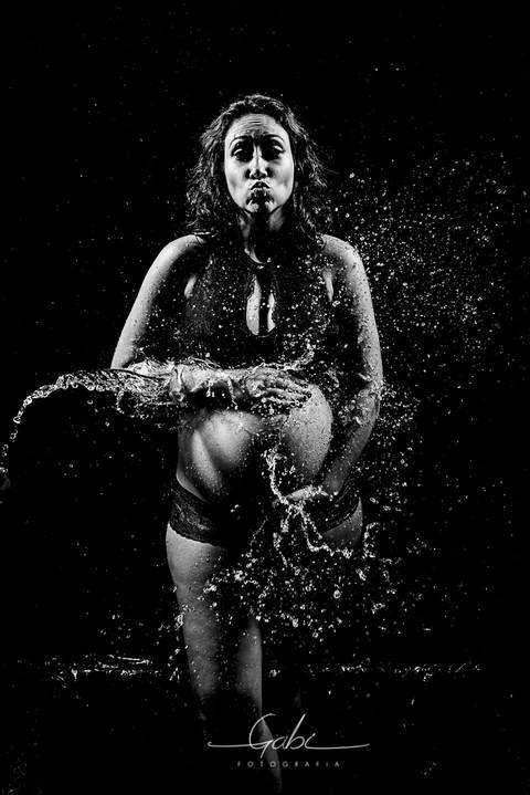 Ensaio Splash Gestante Renata
Fotografia Criativa em Estúdio 
Ensaio diferente com água
Gravida de biquinho
Maquiagem à prova d´água
Fotógrafa Gabriella Arruda
Estúdio Gabi Fotografia
São Paulo - SP
www.gabi.fot.br'
