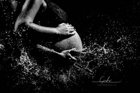 Ensaio Splash Gestante Renata
Fotografia Criativa em Estúdio 
Ensaio diferente com água
Maquiagem à prova d´água
Fotógrafa Gabriella Arruda
Estúdio Gabi Fotografia
São Paulo - SP
www.gabi.fot.br'