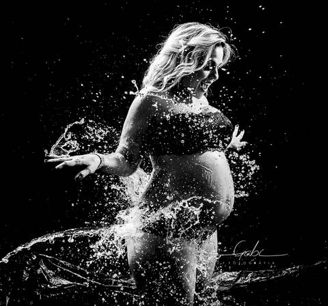 Ensaio Splash Gestante Fernanda
Fotografia Criativa em Estúdio 
Ensaio diferente com água
Maquiagem à prova d´água
Fotógrafa Gabriella Arruda
Estúdio Gabi Fotografia
São Paulo - SP
www.gabi.fot.br'