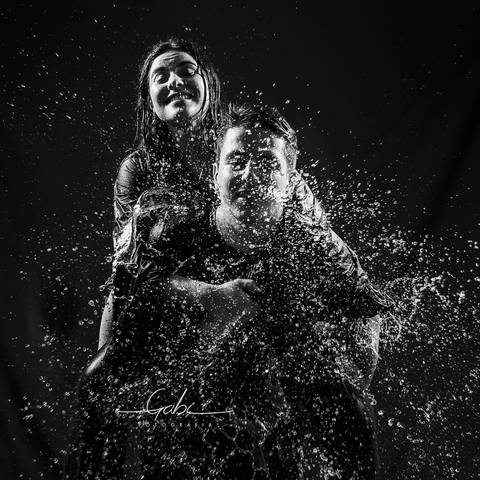 Ensaio Splash Casal Lucas e Marilia
Fotografia Criativa em Estúdio 
Retrato diversão com água
Fotógrafa Gabriella Arruda
Estúdio Gabi Fotografia
São Paulo - SP
www.gabi.fot.br'