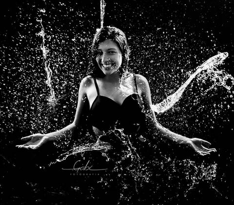 Ensaio Splash Fifteen  Giovanna
Fotografia Criativa em Estúdio 
Ensaio quinze anos com água
debutante
Maquiagem à prova d´água
Fotógrafa Gabriella Arruda
Estúdio Gabi Fotografia
São Paulo - SP
www.gabi.fot.br'