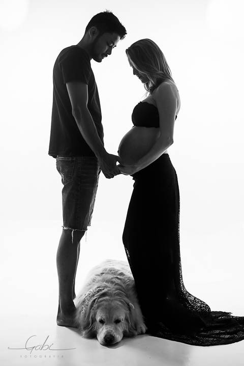 Ensaio Gestante com Pet
Fotografia em Estúdio Fotográfico com  cão,
Perfil silueta com cachorro Golden
Grávida 36 semanas
Fotógrafa Gabriella Arruda
Estúdio Gabi Fotografia
São Paulo - SP
www.gabi.fot.br'