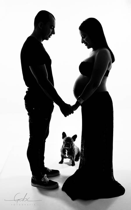 Ensaio Gestante com Pet
Fotografia em Estúdio Fotográfico com  cão,
Perfil Silueta com cachorro
Foto Gravidez Pet Friendly
Fotógrafa Gabriella Arruda
Estúdio Gabi Fotografia
São Paulo - SP
www.gabi.fot.br'