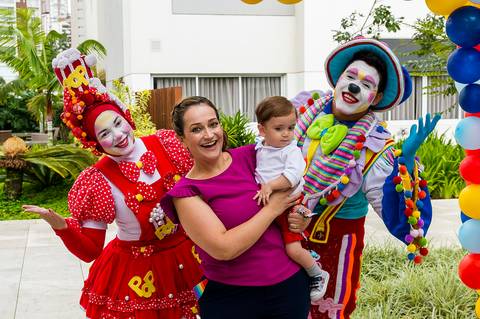Foto Aniversario Infantil com Palhaços'