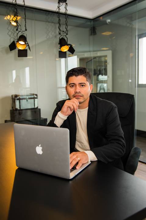 
Registro-Fotográfico-Corporativo de Empresário '