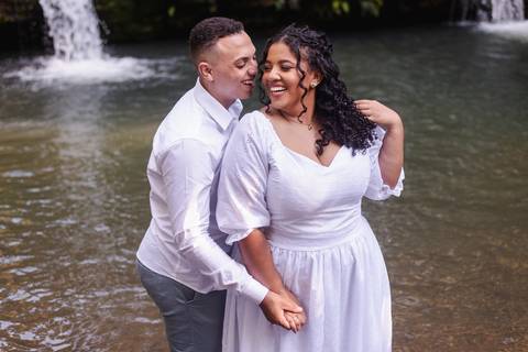 ensaio de casal ao ar livre'