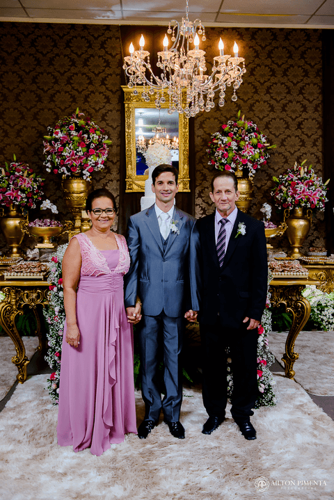 fotos com os pais do noivo'