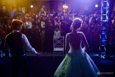 noivos dancando'