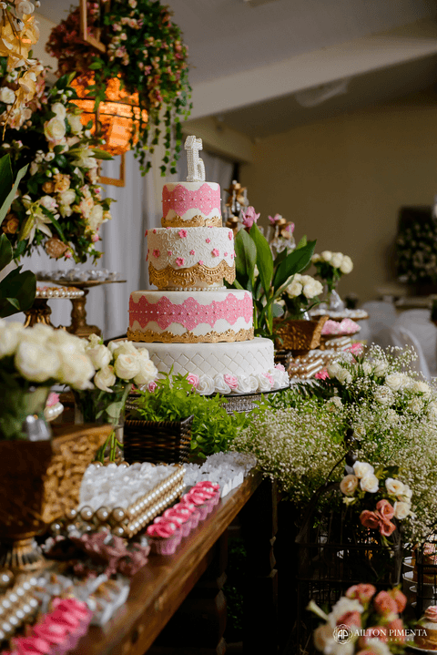 mesa arrumada de festa'