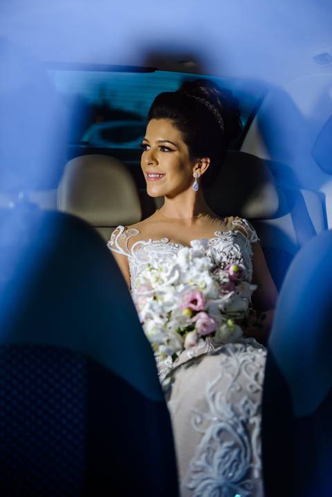 noiva no carro'