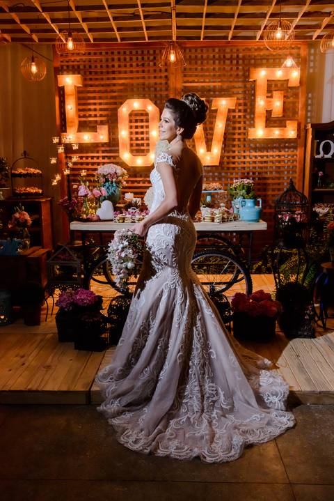 fotos somente da noiva na festa'