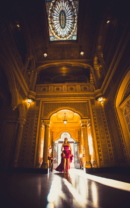 Ensaio 15 anos - Debutante 
No cenário encantador do Palacete Rosa, cada imagem celebra a beleza e emoção dos 15 anos. Um ensaio que une elegância, juventude e memória afetiva, eternizando este momento único em imagens que atravessam gerações.'