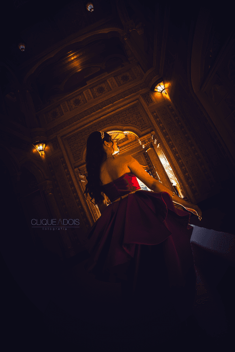 Ensaio 15 anos - Debutante 
No cenário encantador do Palacete Rosa, cada imagem celebra a beleza e emoção dos 15 anos. Um ensaio que une elegância, juventude e memória afetiva, eternizando este momento único em imagens que atravessam gerações.'