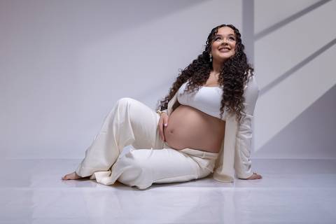 Ensaio fotográfico de gestante, Gravidiva, tentante, gravidez, ensaio sensual, gestante sensual, Estúdio fotográfico especializado em gestante, Ensaio fotográfico de gestante, book de gestante, Ensaio Gestante, Daniel Moura
'