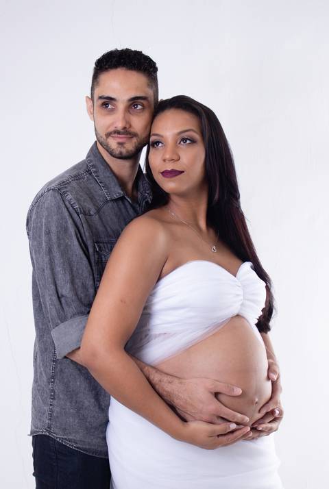 Ensaio fotográfico de gestante e casal em Poá e Mogi das Cruzes, estúdio fotográfico Clique a Dois, Book Grávida/Gestante'