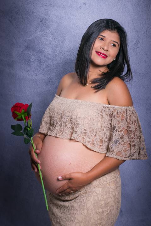 Ensaio fotográfico de gestante, Gravidiva, tentante, gravidez, ensaio sensual, gestante sensual, Estúdio fotográfico especializado em gestante, Ensaio fotográfico de gestante, book de gestante, Ensaio Gestante, Daniel Moura
'