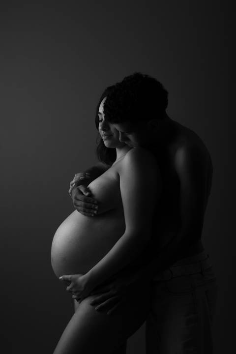 Ensaio fotográfico de gestante, Gravidiva, tentante, gravidez, ensaio sensual, gestante sensual, Estúdio fotográfico especializado em gestante, Ensaio fotográfico de gestante, book de gestante, Ensaio Gestante, Daniel Moura
'