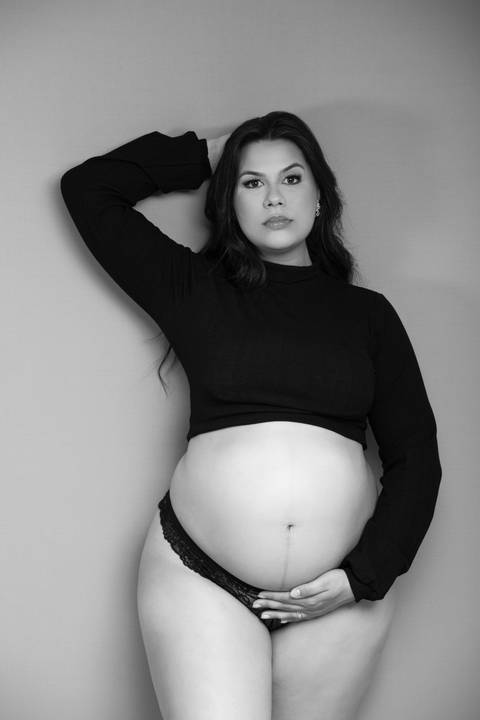 Ensaio fotográfico de gestante, Gravidiva, tentante, gravidez, ensaio sensual, gestante sensual, Estúdio fotográfico especializado em gestante, Ensaio fotográfico de gestante, book de gestante, Ensaio Gestante, Daniel Moura
'