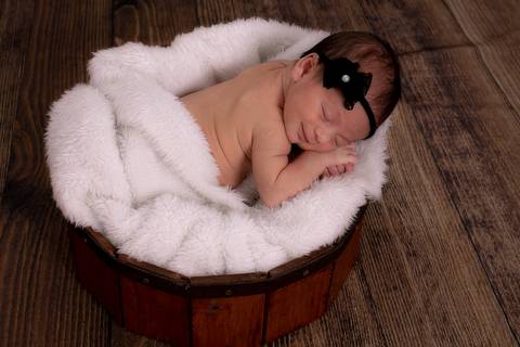 fotos gestante e passado algumas semanas, já estamos fazendo um lindo ensaio fotográfico Newborn, do bebê com seus 12 dias de vida'