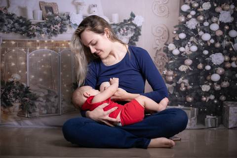 ensaio fotográfico família, mamãe amamentando, leite materno, ensaio fotográfico mãe e filho.'