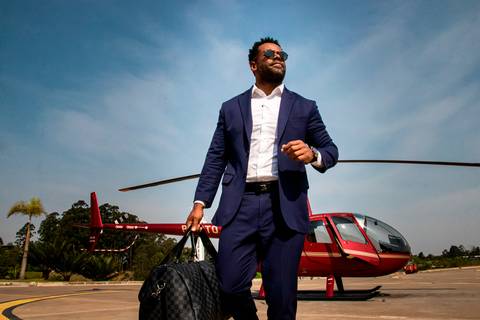 Ensaio Retrato Corporativo Profissional | Tenha Uma Imagem á Altura do Seu Sucesso - Ensaio fotográfico Corporativo, Advogada, Empresário, Retrato empresarial, Helicóptero'