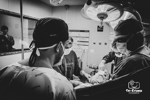 Médicos Materdei realizando trabalho de parto  '